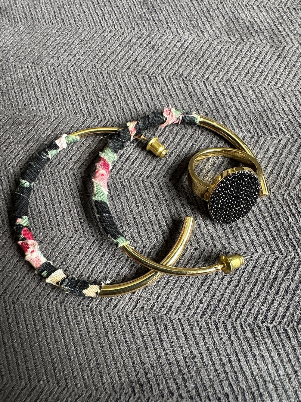 Uncommon James Gold-Tone Hoop Earrings and Black Crystal Accent Ring Set size 8